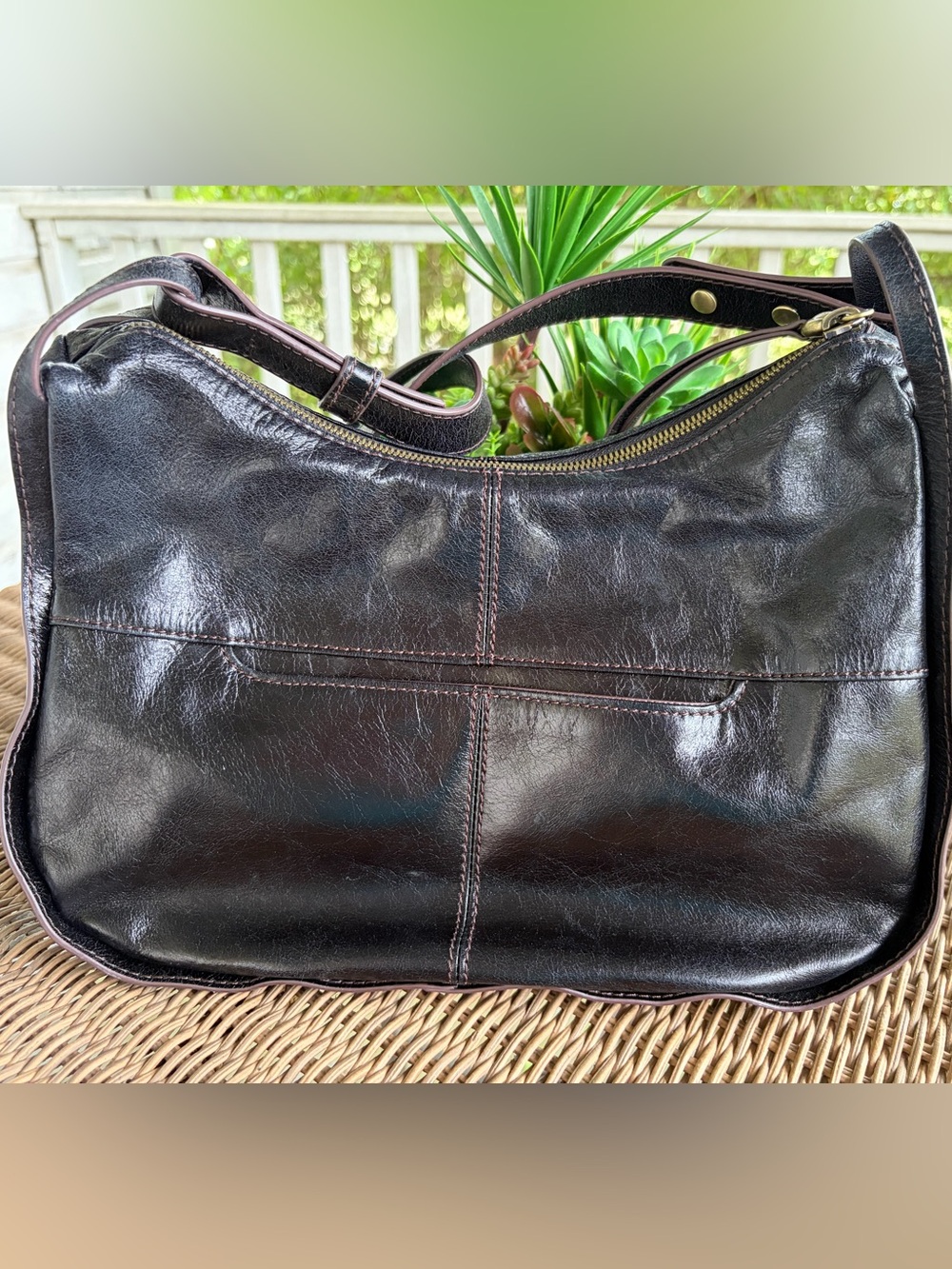 Hobo Classic Black Leather Shoulder Bag - Picture 2 of 10